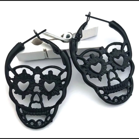 amixkloset Jewelry - Earrings